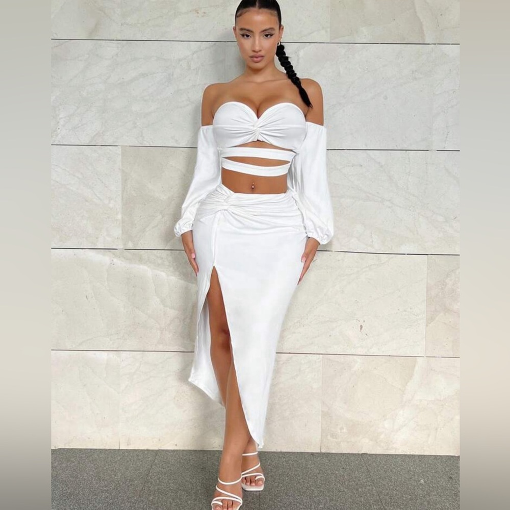 SXY Off Shoulder Twist Front
Crop Top & Split Thigh Skirt